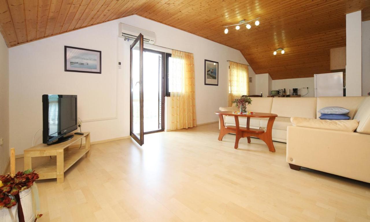 Apartments Mond Gornji Karin Dış mekan fotoğraf